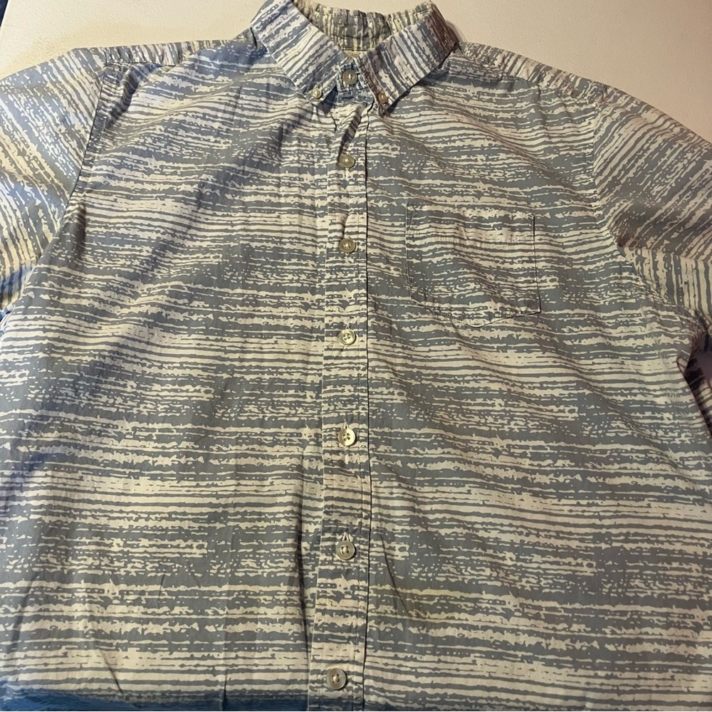 Kennington ltd. California short sleeve, button down shirt. Surf attire. Unisex.